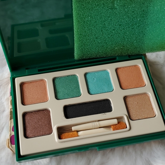 SHADES OF CHRISTMAS PRESENT Eyecolor Collection VINTAGE eyeshadow AVON 1989 NIB - Picture 8 of 9